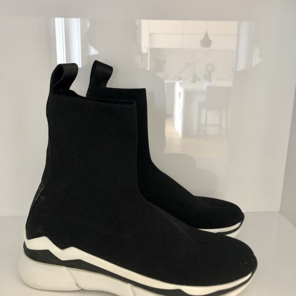 Brand-new, never worn Elena Iachi sneakers - Picture 7 of 9